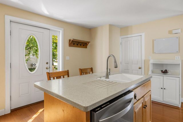37 Washington Street A, Exeter, NH 03833