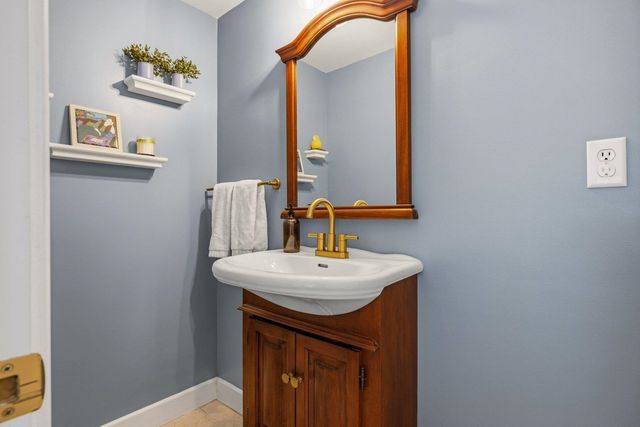37 Washington Street A, Exeter, NH 03833