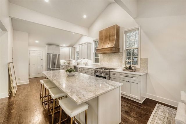 95 Lake Top Court, Roswell, GA 30076