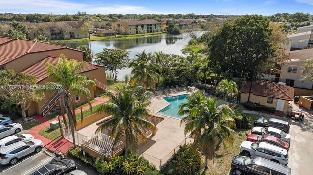 15600 SW 80th St L-203, Miami, FL 33193