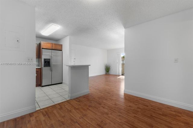 15600 SW 80th St L-203, Miami, FL 33193