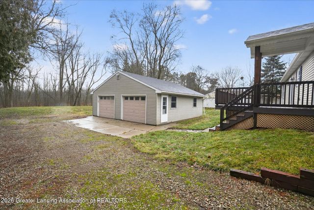 6902 E Clark Road, Bath, MI 48808