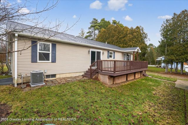 6902 E Clark Road, Bath, MI 48808