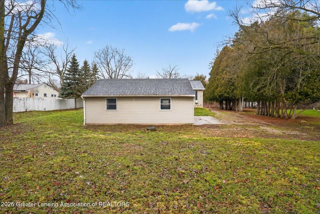 6902 E Clark Road, Bath, MI 48808