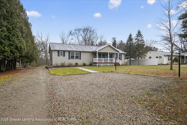 6902 E Clark Road, Bath, MI 48808