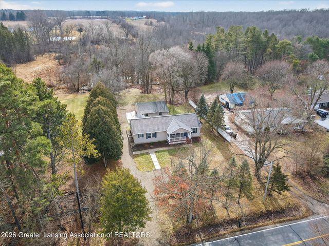 6902 E Clark Road, Bath, MI 48808