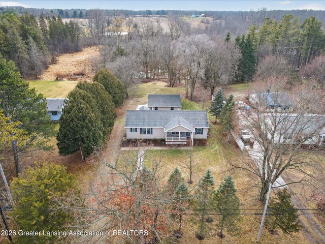 6902 E Clark Road, Bath, MI 48808