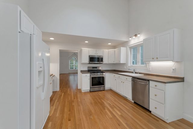 20 Hampton Meadows 20, Hampton, NH 03842