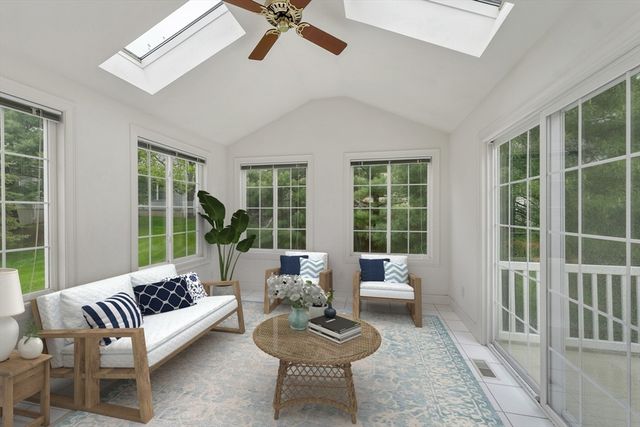 20 Hampton Meadows 20, Hampton, NH 03842