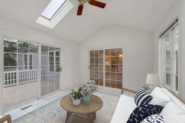 20 Hampton Meadows 20, Hampton, NH 03842