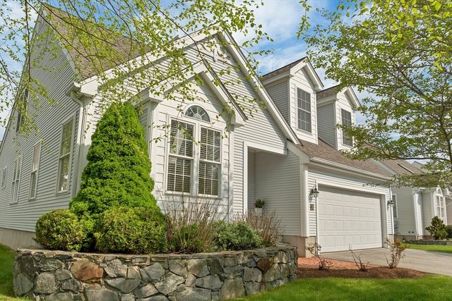 20 Hampton Meadows 20, Hampton, NH 03842