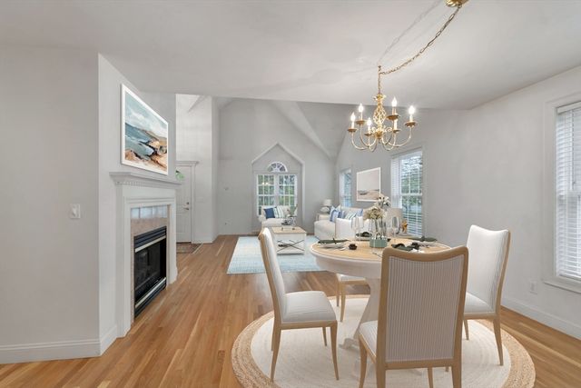 20 Hampton Meadows 20, Hampton, NH 03842