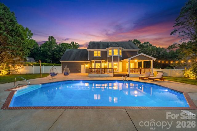 7240 Cobblecreek Drive, Matthews, NC 28104