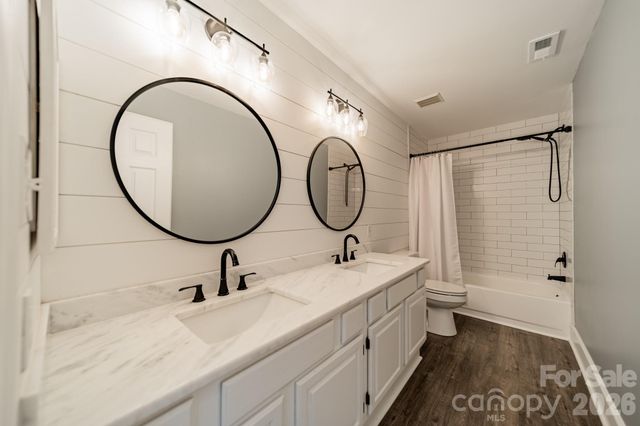 7240 Cobblecreek Drive, Matthews, NC 28104