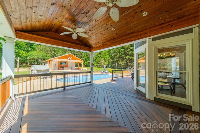 7240 Cobblecreek Drive, Matthews, NC 28104