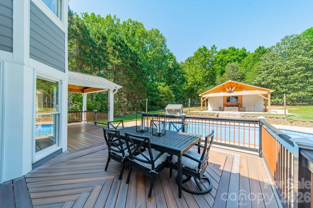7240 Cobblecreek Drive, Matthews, NC 28104