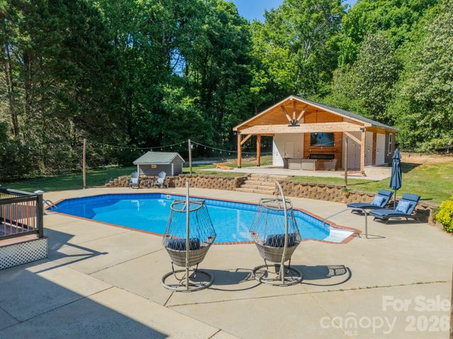 7240 Cobblecreek Drive, Matthews, NC 28104