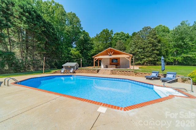 7240 Cobblecreek Drive, Matthews, NC 28104