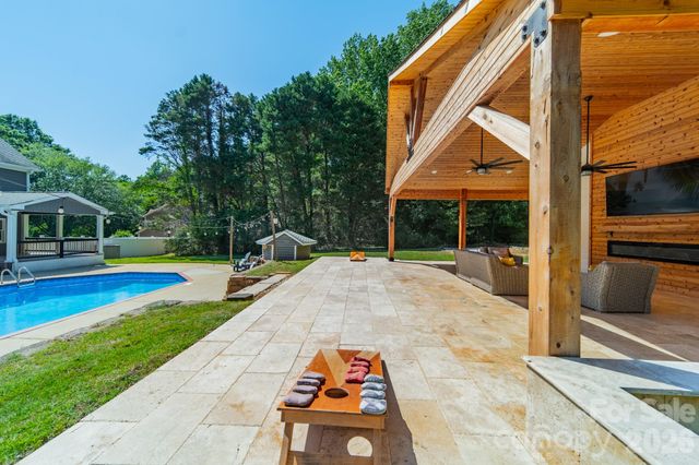 7240 Cobblecreek Drive, Matthews, NC 28104