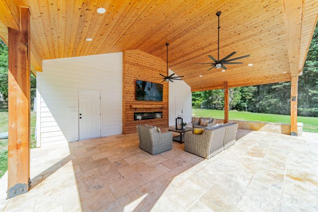 7240 Cobblecreek Drive, Matthews, NC 28104
