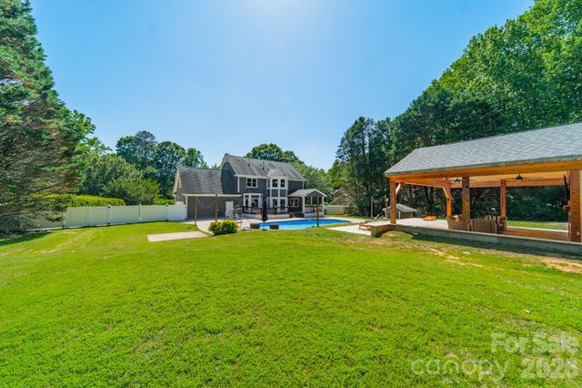 7240 Cobblecreek Drive, Matthews, NC 28104