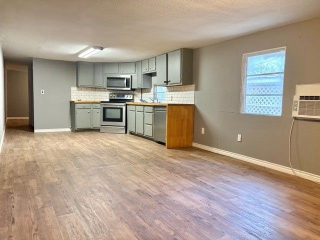 9553 Amy Drive, Hawk Cove, TX 75474