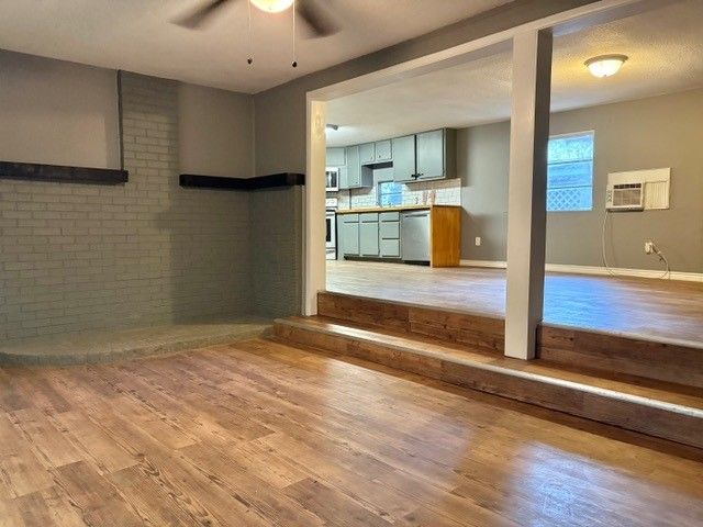 9553 Amy Drive, Hawk Cove, TX 75474