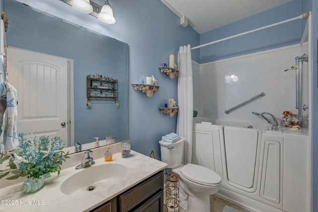 6077 Blue Ray Drive, Leland, NC 28451