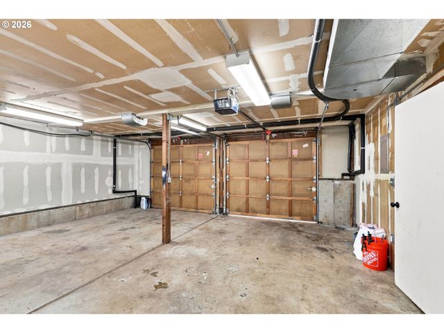 15930 S SANDALWOOD Rd, Oregon City, OR 97045