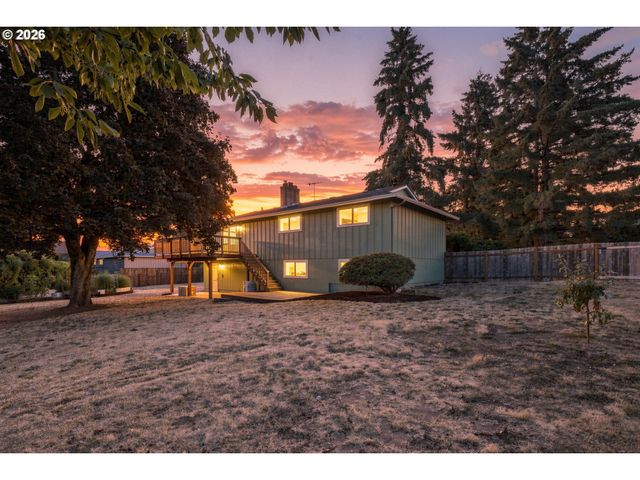15930 S SANDALWOOD Rd, Oregon City, OR 97045