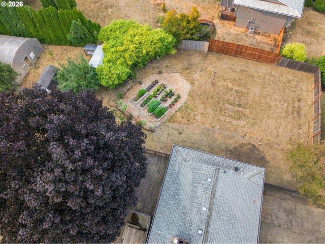 15930 S SANDALWOOD Rd, Oregon City, OR 97045