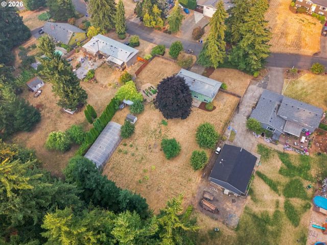 15930 S SANDALWOOD Rd, Oregon City, OR 97045