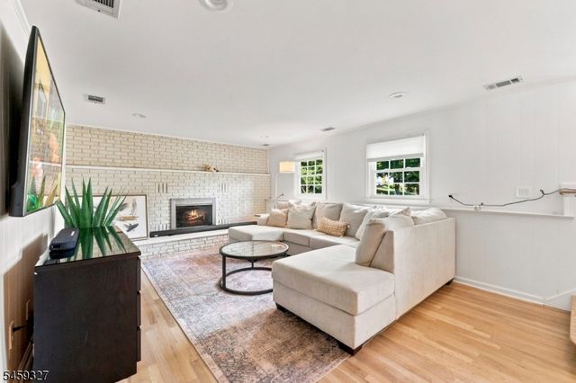 10 Darlene Ct, Randolph Twp., NJ 07869