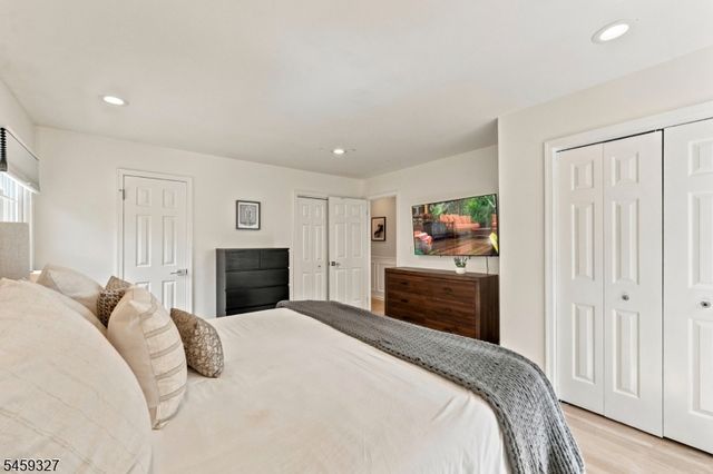 10 Darlene Ct, Randolph Twp., NJ 07869