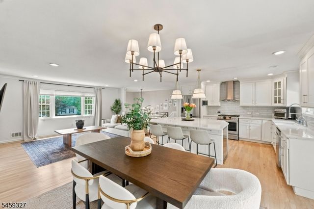10 Darlene Ct, Randolph Twp., NJ 07869