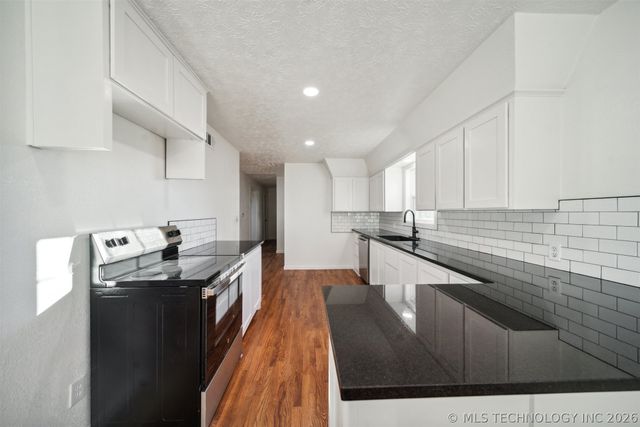 21 N Indianola Street, Pryor, OK 74361