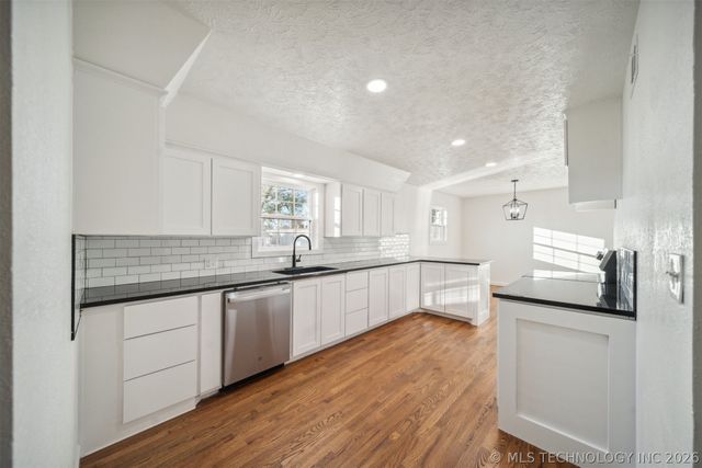 21 N Indianola Street, Pryor, OK 74361