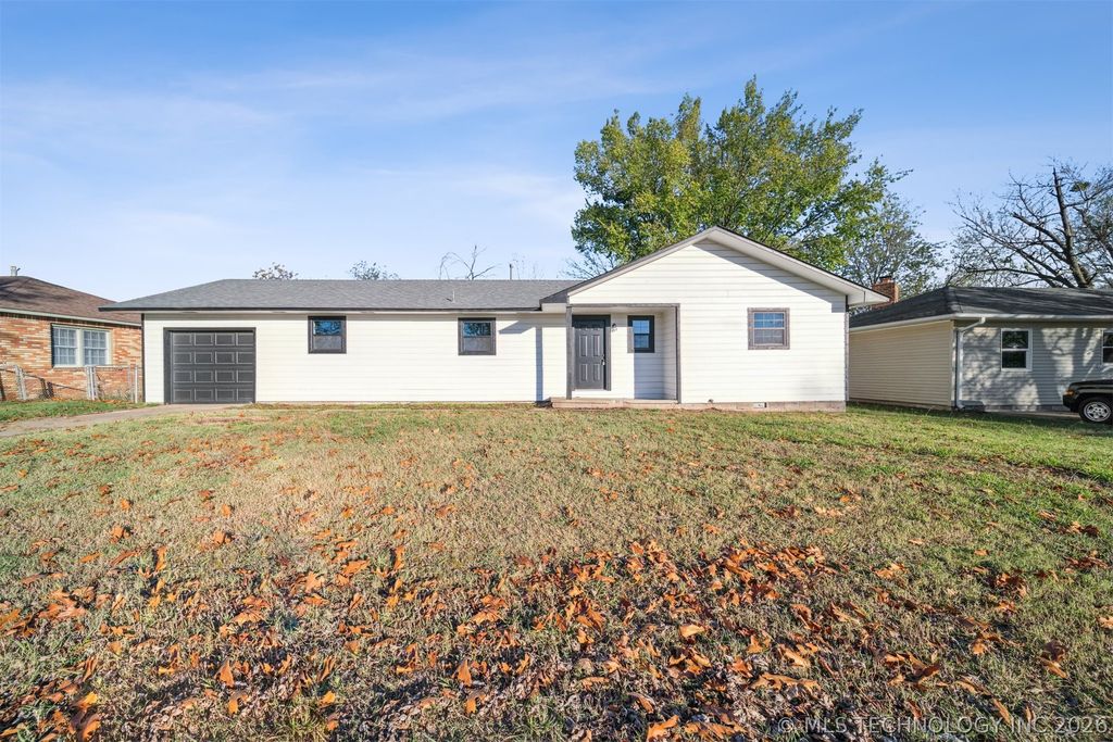 21 N Indianola Street, Pryor, OK 74361