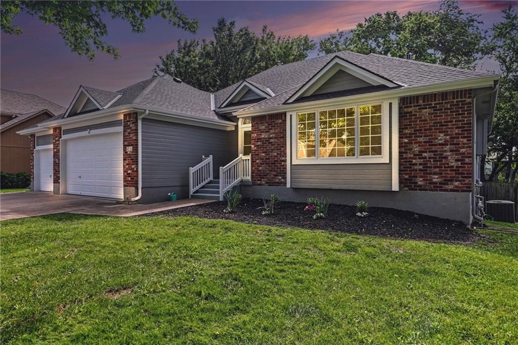 414 Eagle Glen Drive, Raymore, MO 64083