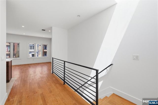 141 Beach Street, Jersey City, NJ 07307