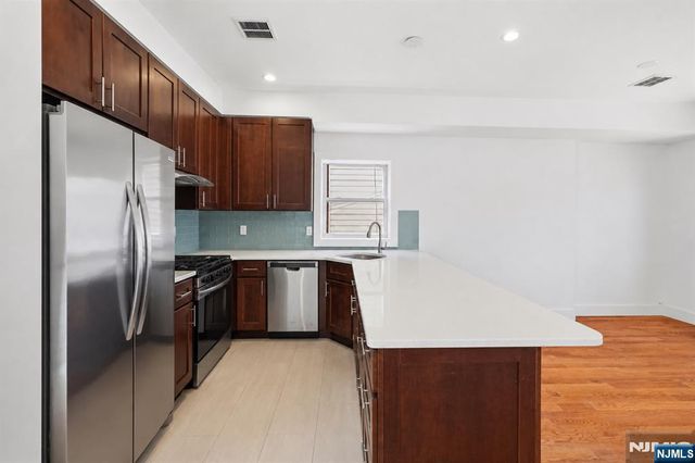 141 Beach Street, Jersey City, NJ 07307