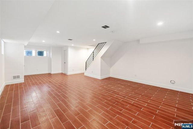 141 Beach Street, Jersey City, NJ 07307