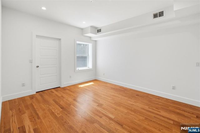 141 Beach Street, Jersey City, NJ 07307