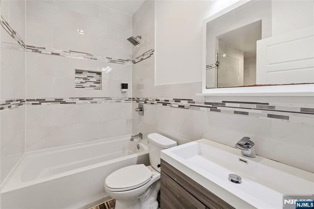 141 Beach Street, Jersey City, NJ 07307
