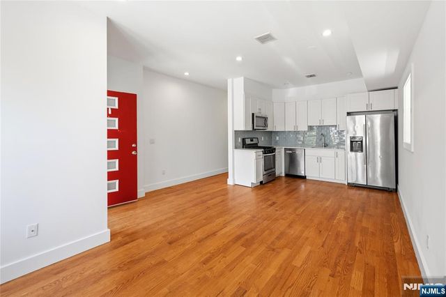 141 Beach Street, Jersey City, NJ 07307