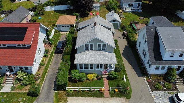 52 Wachusett Rd, Weymouth, MA 02191