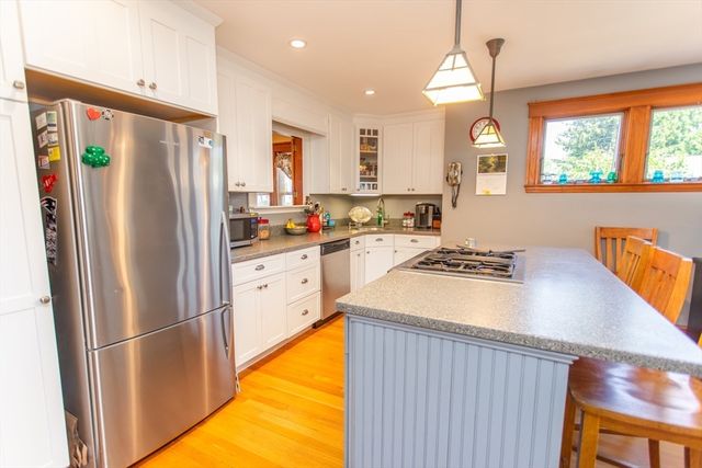 52 Wachusett Rd, Weymouth, MA 02191