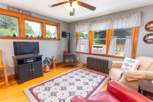 52 Wachusett Rd, Weymouth, MA 02191