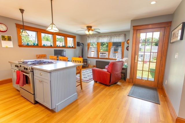 52 Wachusett Rd, Weymouth, MA 02191