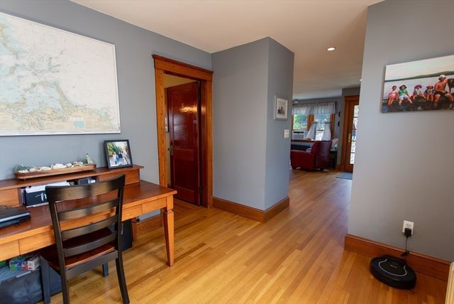52 Wachusett Rd, Weymouth, MA 02191